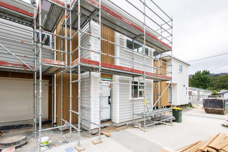 Photo of property in 82 Main Road, Wainuiomata, Lower Hutt, 5014