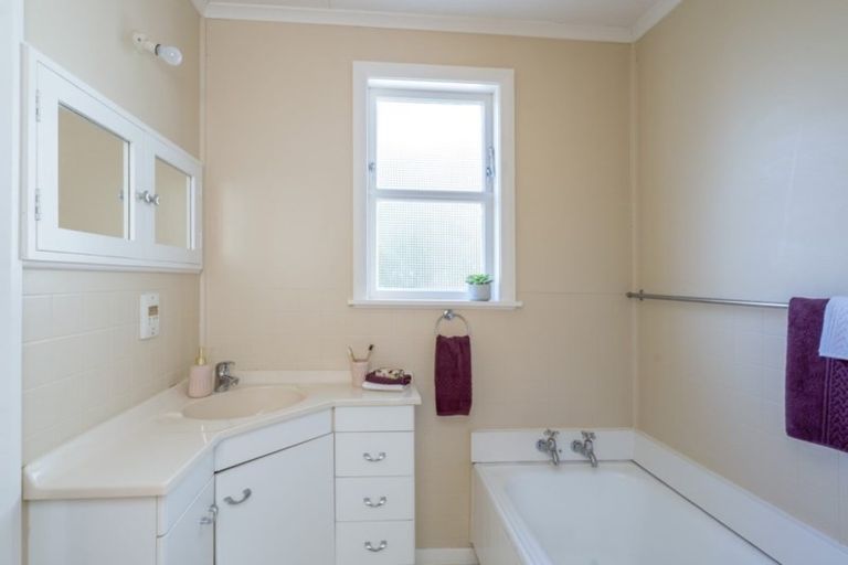 Photo of property in 14 Glen Street, Levin, 5510