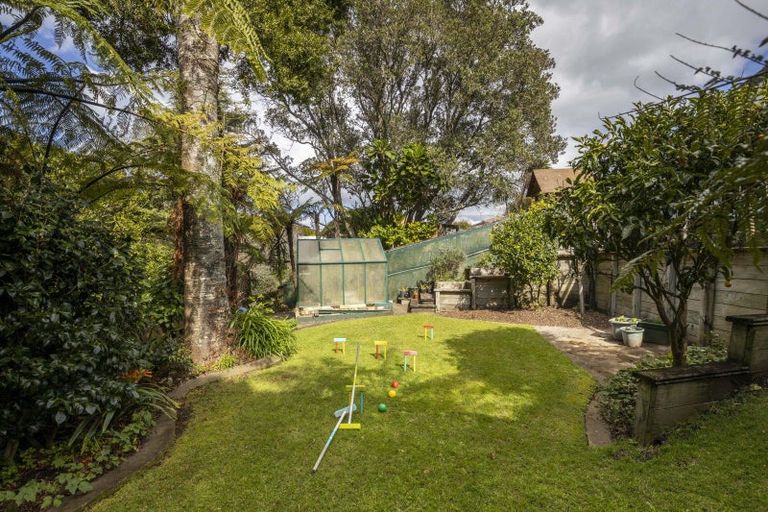 Photo of property in 10 Elder Grove, Whalers Gate, New Plymouth, 4310