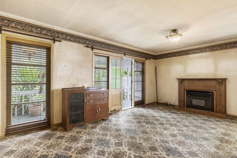 Photo of property in 9 Kamaka Road, Mangere Bridge, Auckland, 2022