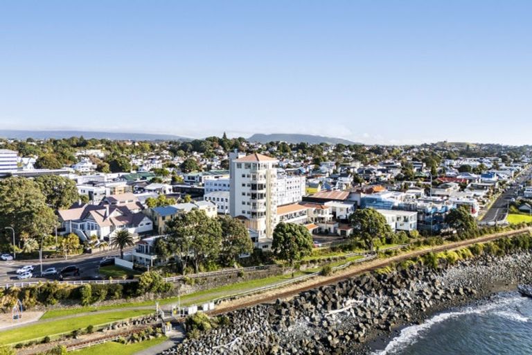 Photo of property in 5/120 Saint Aubyn Street, New Plymouth, 4310
