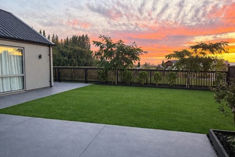 Photo of property in 2 Jardine Place, Marshland, Christchurch, 8051