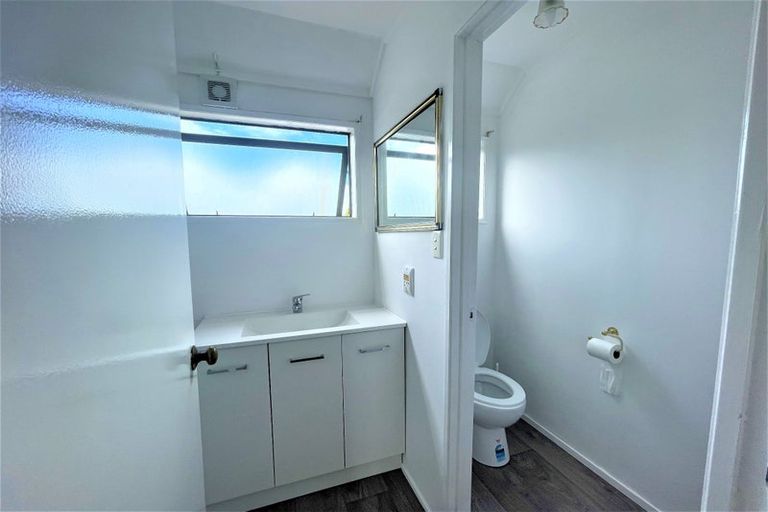 Photo of property in 2/17 Morrow Avenue, Bucklands Beach, Auckland, 2012