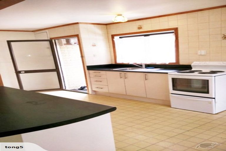 Photo of property in 29 Fairdene Avenue, Henderson, Auckland, 0610