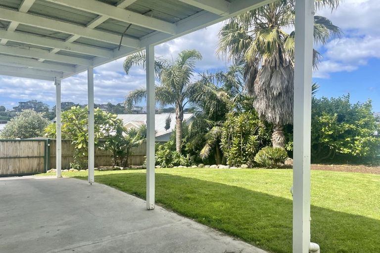 Photo of property in 20 Jean Place, Stanmore Bay, Whangaparaoa, 0932