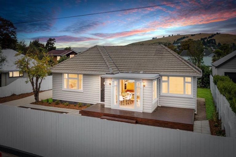 Photo of property in 9 Derrett Place, Saint Martins, Christchurch, 8022