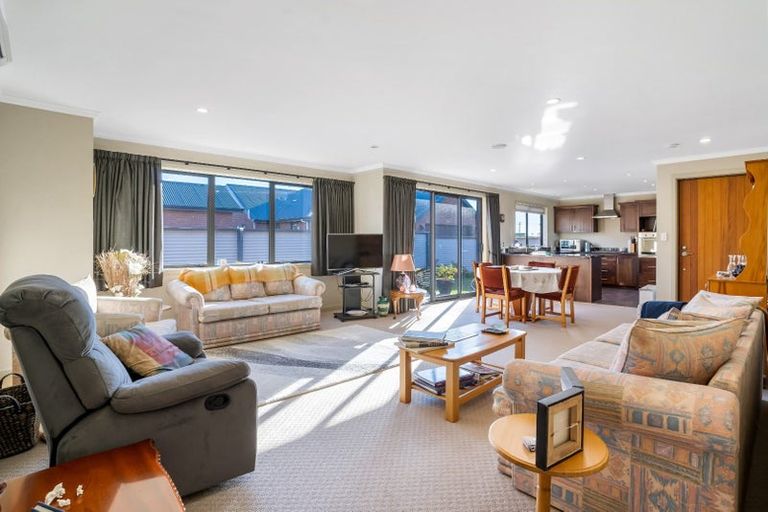 Photo of property in 12 Essex Street, Winton, 9720