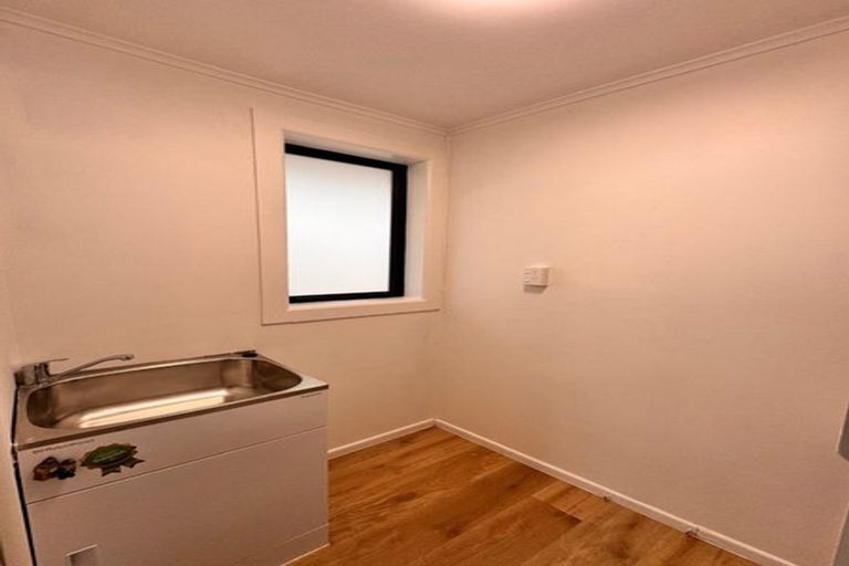 Photo of property in 18 Kelwyn Road, Kelston, Auckland, 0602