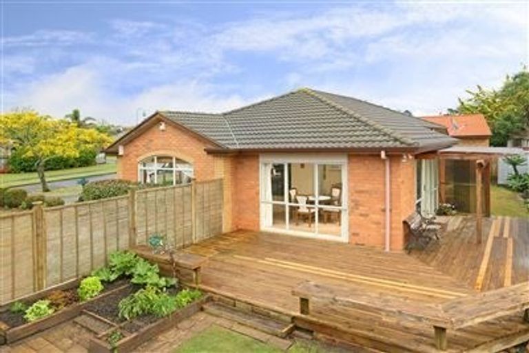 Photo of property in 1 Braestar Court, Henderson, Auckland, 0612
