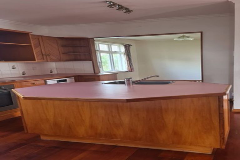 Photo of property in 6 Lansdowne Crescent, Lansdowne, Masterton, 5810