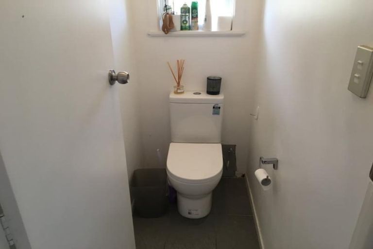 Photo of property in 31 Lyndhurst Road, Te Atatu South, Auckland, 0610