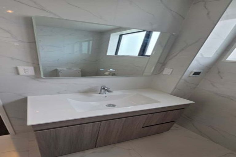 Photo of property in 421b Bucklands Beach Road, Bucklands Beach, Auckland, 2012