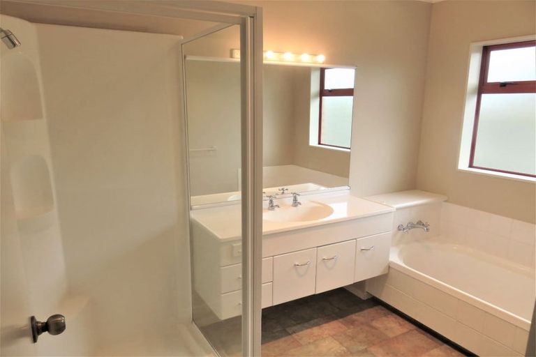 Photo of property in 3 Blythfield Place, Taradale, Napier, 4112