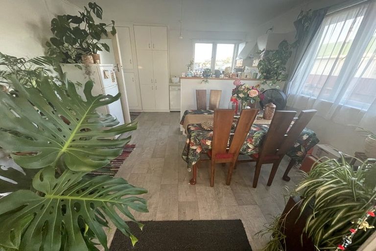 Photo of property in 77 Meeanee Road, Taradale, Napier, 4112