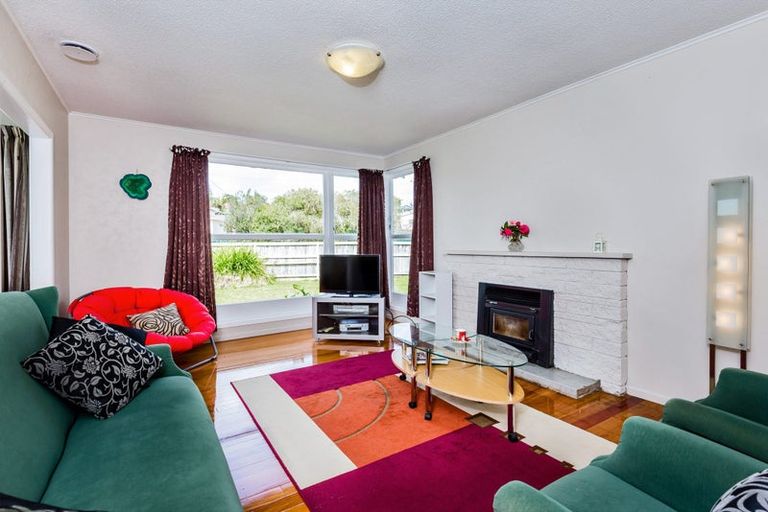Photo of property in 2 Claridge Street, Glen Eden, Auckland, 0602