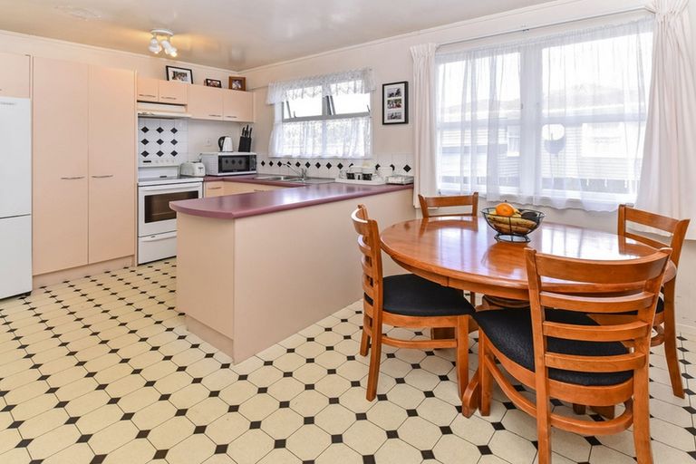 Photo of property in 7 Valencia Place, Manurewa, Auckland, 2102