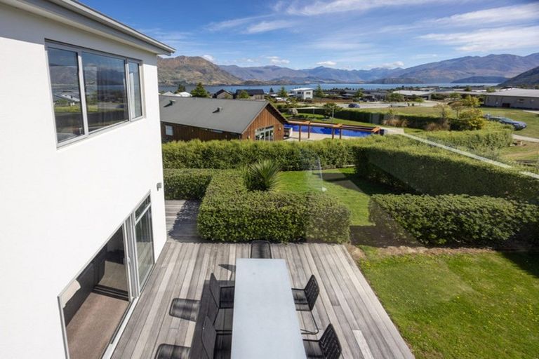 Photo of property in 18 Clutha Place, Wanaka, 9305