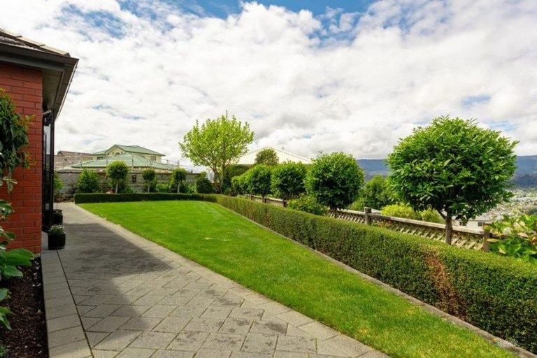 Photo of property in 17 Garrett Place, Riverstone Terraces, Upper Hutt, 5018