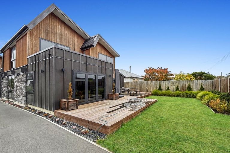 Photo of property in 46 Hewitts Road, Merivale, Christchurch, 8014
