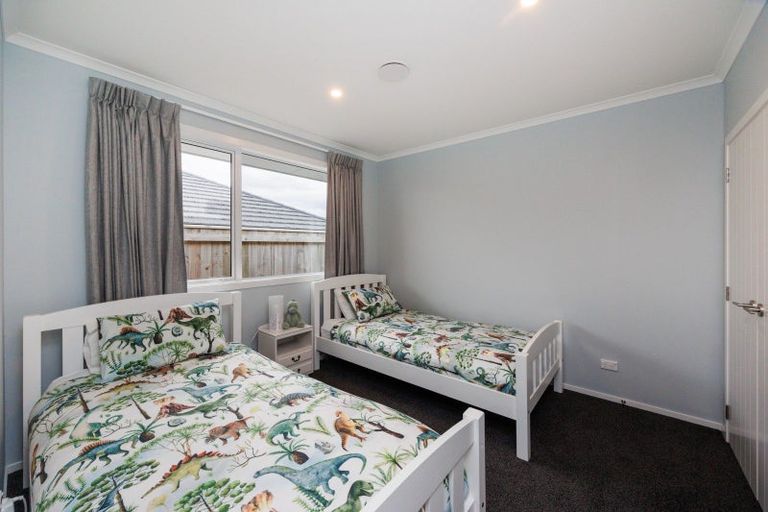 Photo of property in 46 Peppertree Glade, Kelvin Grove, Palmerston North, 4414