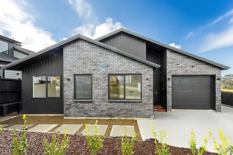 Photo of property in 24 Kikorangi Drive, Wainui, 0992