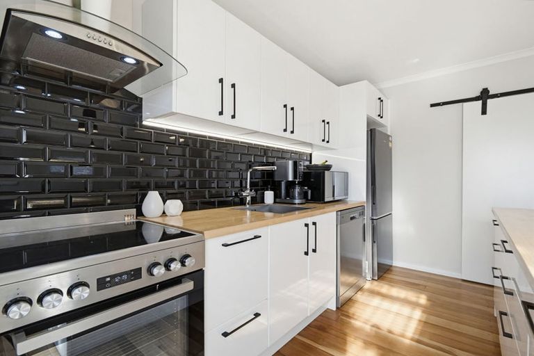 Photo of property in 136 Nuffield Avenue, Marewa, Napier, 4110