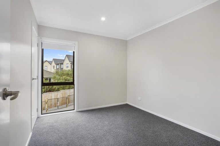 Photo of property in 2/125b Metcalfe Road, Ranui, Auckland, 0612