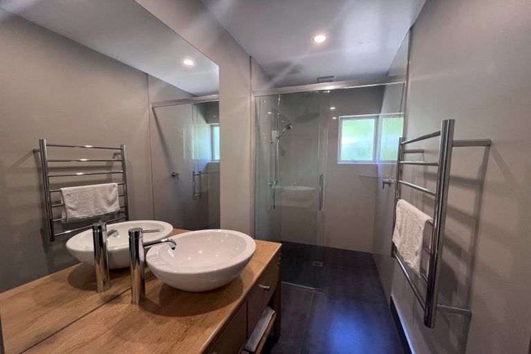 Photo of property in 11 Peregrine Place, Queenstown, 9300