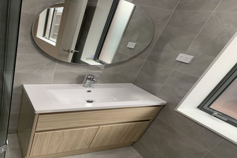 Photo of property in 5 Hea Road, Hobsonville, Auckland, 0616