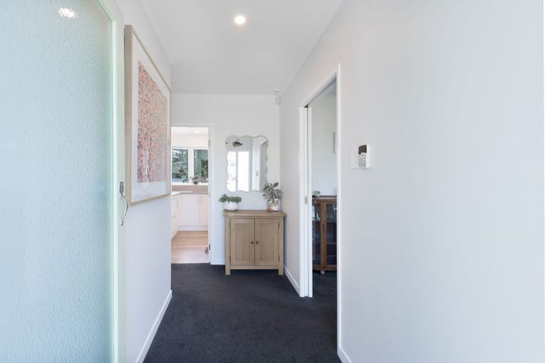 Photo of property in 6 Thornlow Street, Glendene, Auckland, 0602
