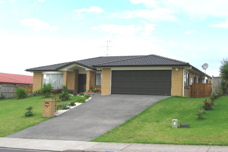 Photo of property in 28 Jadewynn Drive, Massey, Auckland, 0614