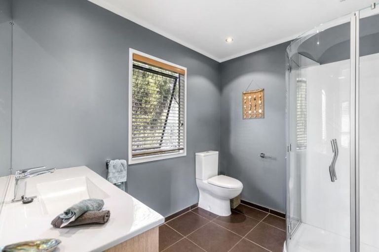 Photo of property in 20 Saddleback Rise, Murrays Bay, Auckland, 0630
