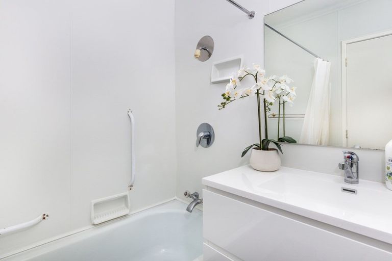 Photo of property in 55 Hawai Street, Two Mile Bay, Taupo, 3330