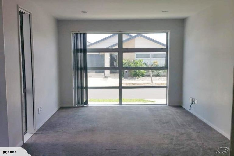 Photo of property in 12 Moho Lane, Takanini, 2112