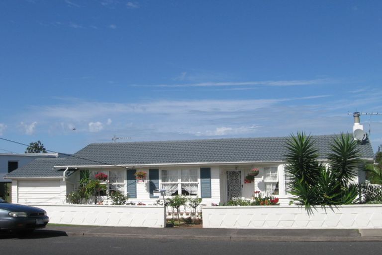 Photo of property in 176 Golf Road, Titirangi, Auckland, 0604