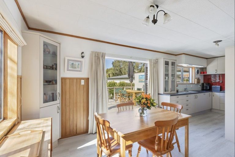 Photo of property in 10 Elder Grove, Whalers Gate, New Plymouth, 4310