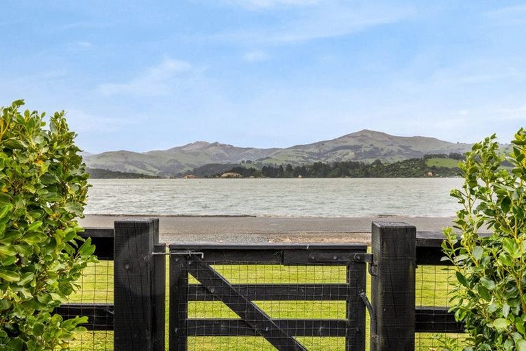 Photo of property in 2 Haywards Lane, Duvauchelle, 7581