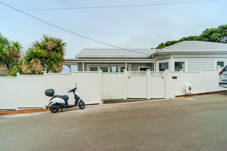 Photo of property in 1 Torquay Terrace, Newtown, Wellington, 6021