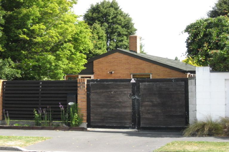 Photo of property in 17 Kent Lodge Avenue, Avonhead, Christchurch, 8042