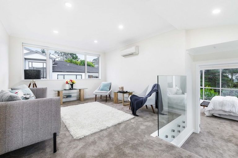Photo of property in 16 Para Close, Fairview Heights, Auckland, 0632