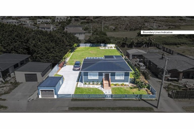 Photo of property in 28 Ocean Beach Road, Bluff, 9814