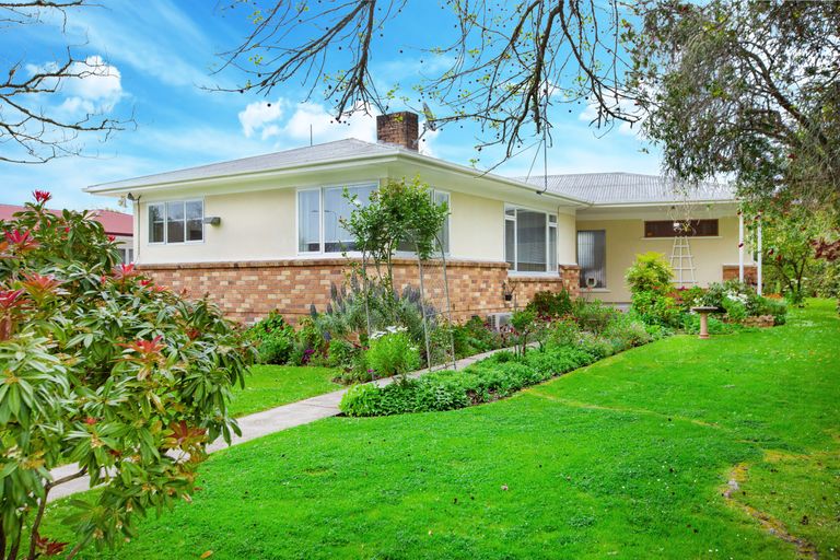 Photo of property in 37 Haultain Street, Fairfield, Hamilton, 3214
