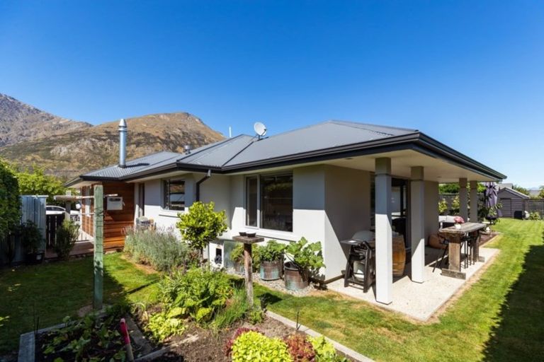 Photo of property in 50 Erskine Street, Lake Hayes, Queenstown, 9304