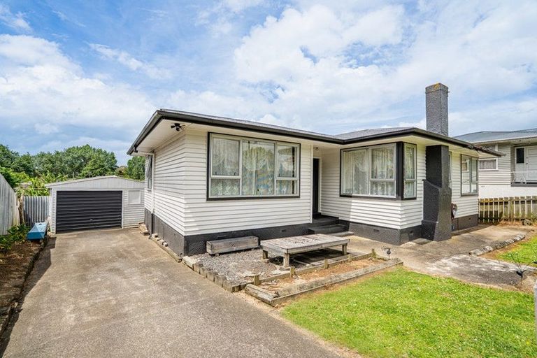 Photo of property in 5 Leonard Place, Otara, Auckland, 2023