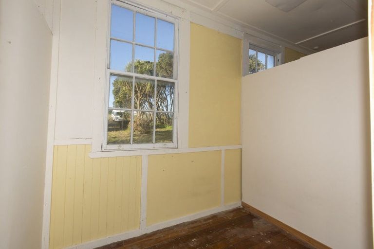 Photo of property in 210 Rehutai Road, Baylys Beach, Dargaville, 0377