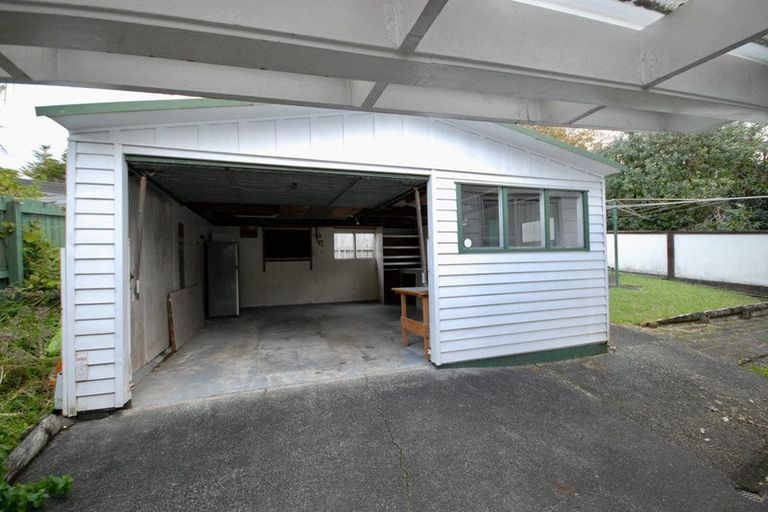Photo of property in 48 Salamanca Road, Sunnynook, Auckland, 0620