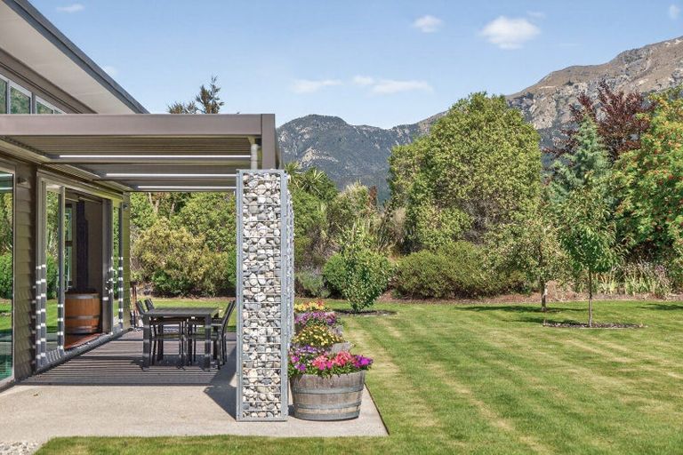Photo of property in 28 Sam John Place, Lake Hawea, 9382