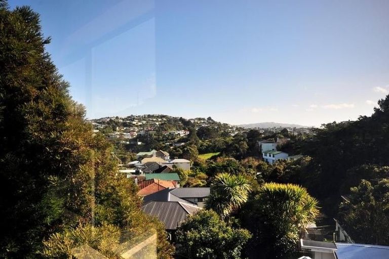 Photo of property in 47b Lyndfield Lane, Newlands, Wellington, 6037