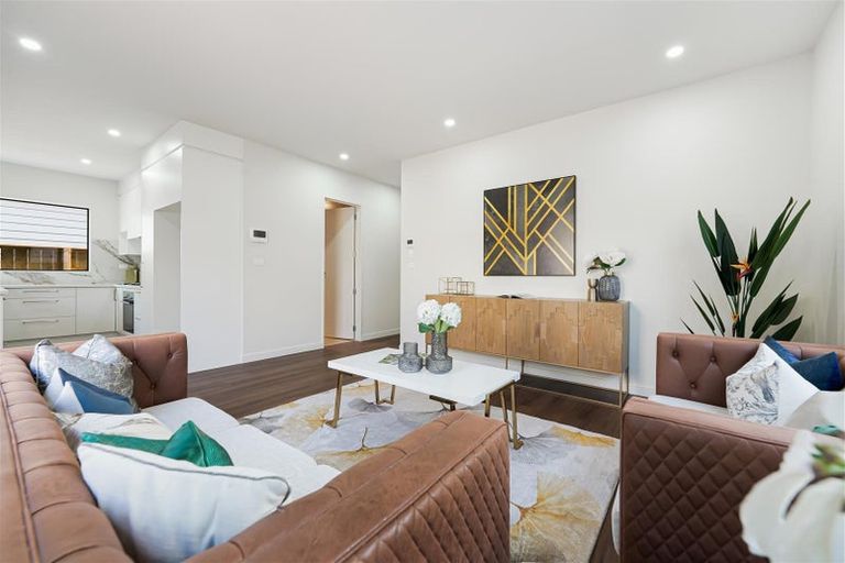 Photo of property in 19 Whakairo Crescent, Gulf Harbour, 0930