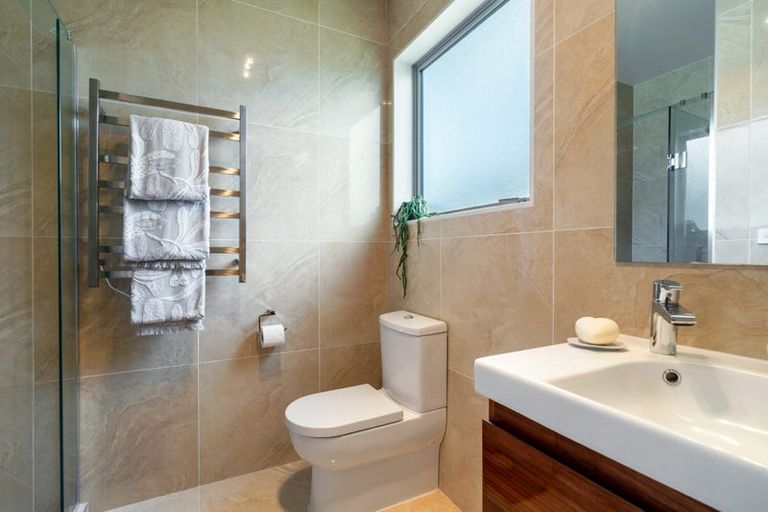 Photo of property in 13 Pin Oak Drive, Schnapper Rock, Auckland, 0632